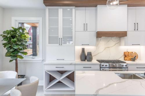 Prestige 3BR Luxury Living in Queen West – khách sạn tại Brockton Village