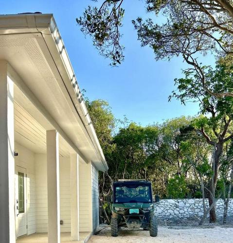 La Maison Blanche- Close Beach Access in Gregory Town