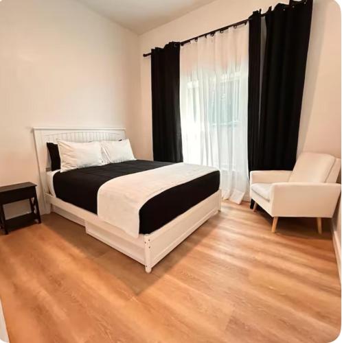 La Maison Blanche- Close Beach Access in Gregory Town