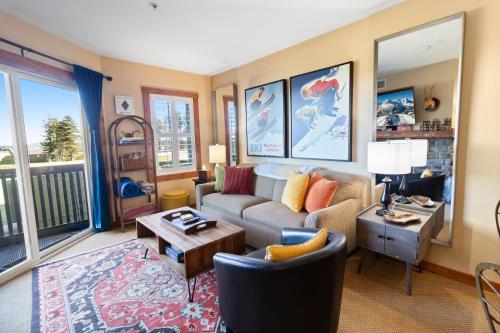 Highland House 119 Next To Slopes Trails WiFi In Village With A View in Snowshoe, USA