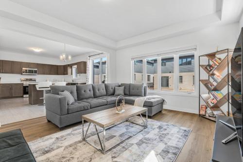 Luxury New Home By Niagara Fall in Pelham (ON)