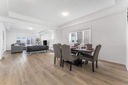 Luxury New Home By Niagara Fall in Pelham (ON)