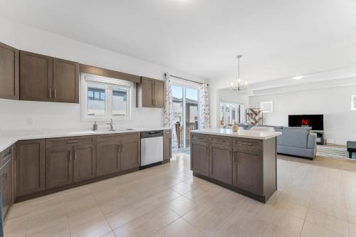 Luxury New Home By Niagara Fall in Pelham (ON)