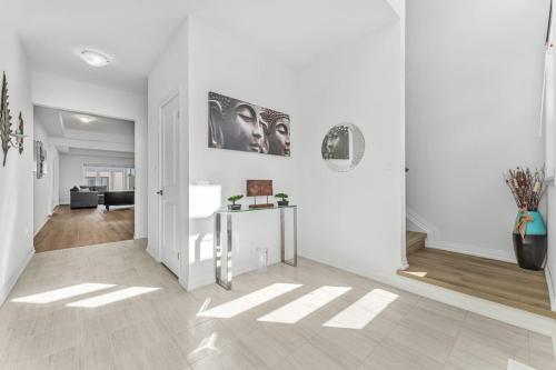 Luxury New Home By Niagara Fall in Pelham (ON)
