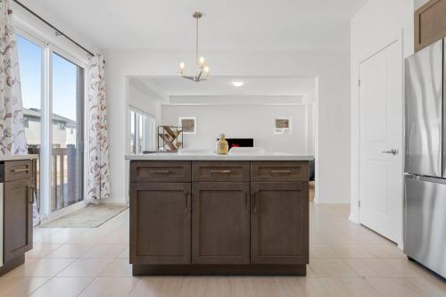 Luxury New Home By Niagara Fall in Pelham (ON)