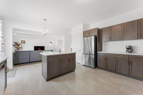 Luxury New Home By Niagara Fall in Pelham (ON)