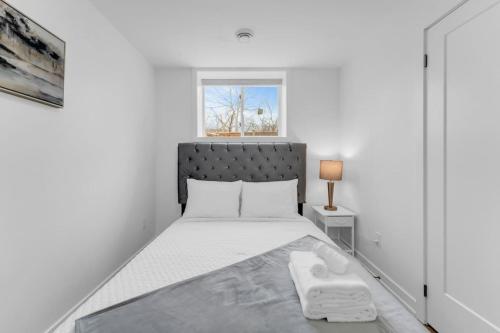 New 2BD Townhouse Mins from Niagara Falls – khách sạn tại Khu đại lộ Victoria