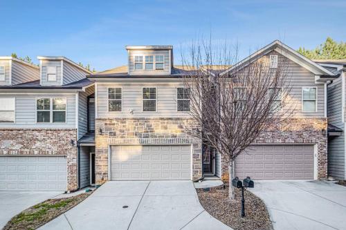 Family Vacation Destination-2 Car Garage-Sleeps 7 in Blair Villa-Poole Creek