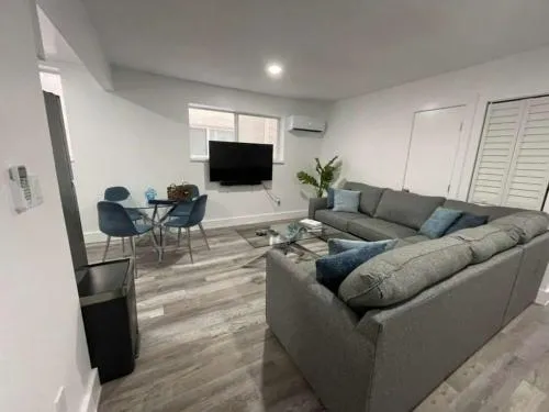 KING OF MIAMI - 1 mile from Brickell 2BD Apartment! photo 2