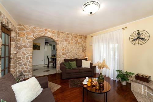 My Dalmatia - Villa Marijana with private pool in Radonic