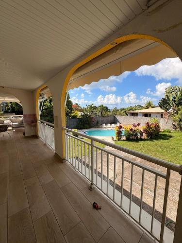 Maison familiale avec piscine in Μπαϊ-Μαχαουλτ