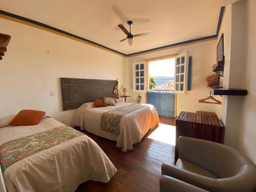1 double bed, 1 twin bed