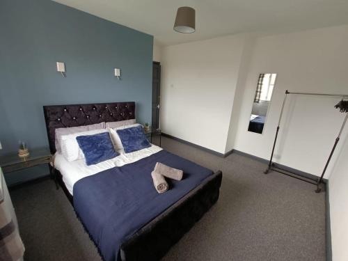 #72 Stylish 3 bedroom sleeps 7 Wigan House in Pemberton
