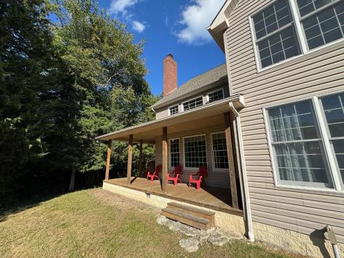 Large Family Gathering Home on Kelleys Island in Marblehead (OH)