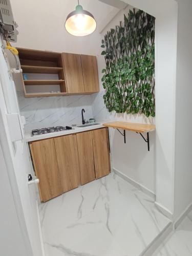 E2P RENOVADO y BELLO APARTAMENTO EN LAURELES ESTADiO, Medellín (fotografie 3)