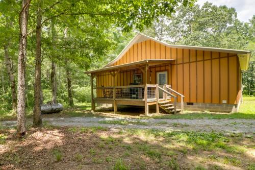 Peaceful Cabin with Deck 3 Mi to Little River Canyon - image 3