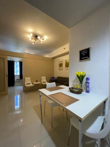 Sea Residences Journey MOA Pasay by TikiD, Manila