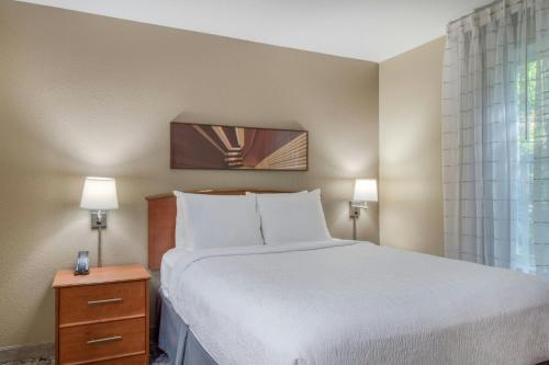 TownePlace Suites Raleigh Cary/Weston Parkway in Cary, USA