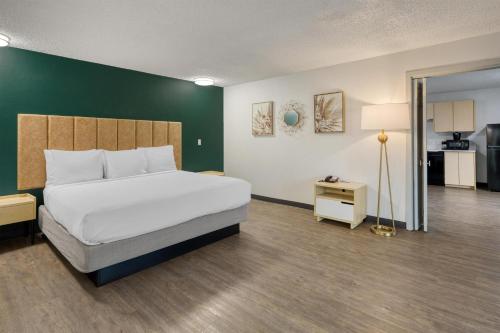 2 bedrooms, 3 beds