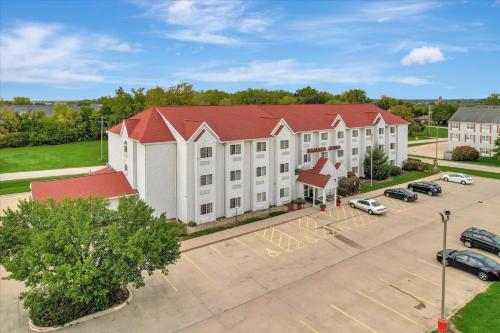 Ramada by Wyndham Bloomington I-55 and I-74 IL in Bloomington, USA