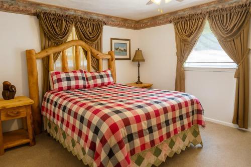 Hangout Haven - Soak, Play, Relax in Silsbee (TX)