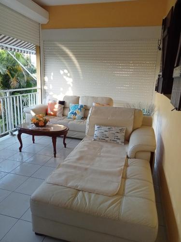 Villa Grandes pièces - Location saisonnière - Petit-Bourg