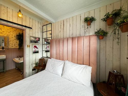 1 queen bed