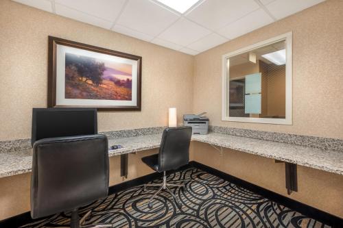 Best Western Plus Louisville Inn & Suites - image 12