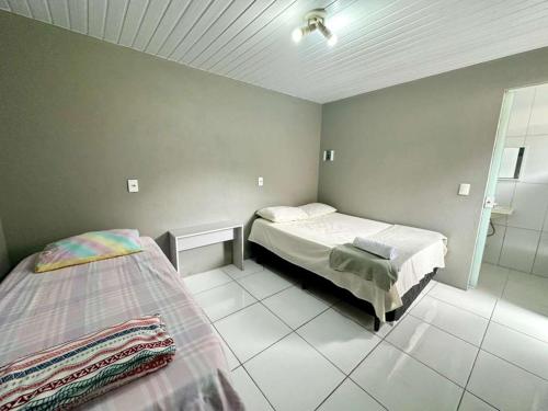1 double bed, 1 twin bed