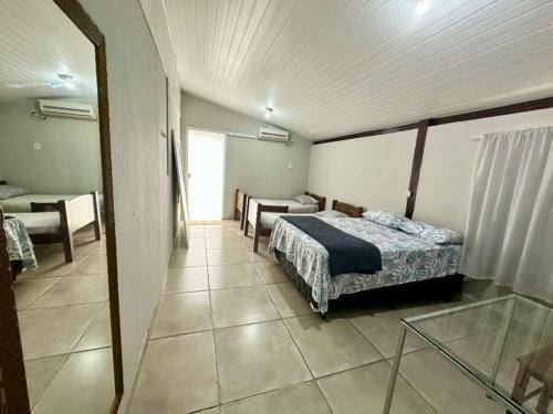 1 double bed, 1 twin bed