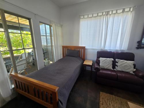 Contemporary Studio Accommodation in Farrell Flat