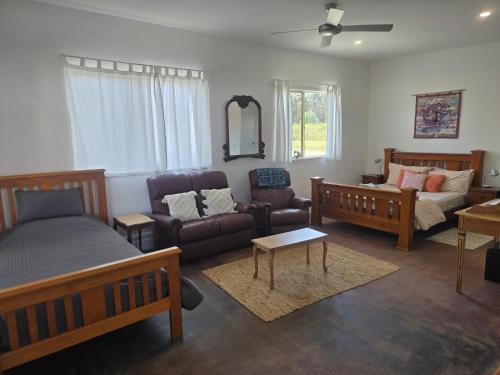 Contemporary Studio Accommodation in Farrell Flat