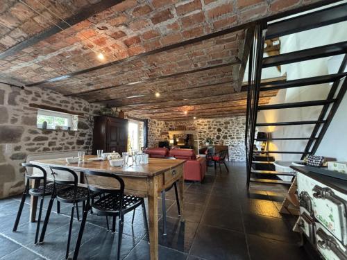 Gîte rural rénové avec charme à Marcillat, jardin et terrasse - FR-1-489-369 (Gite rural renove avec charme a Marcillat, jardin et terrasse - FR-1-489-369) in Marcillat-en-Combraille