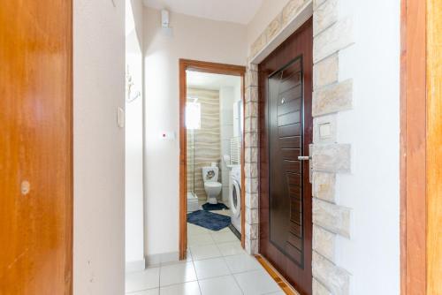 Apartments with parking space Kastel Stafilic Kastela - 24155 - image 2