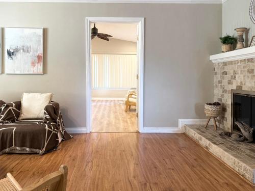 @ Marbella Lane - Brilliant 4BR Home in Fullerton, USA