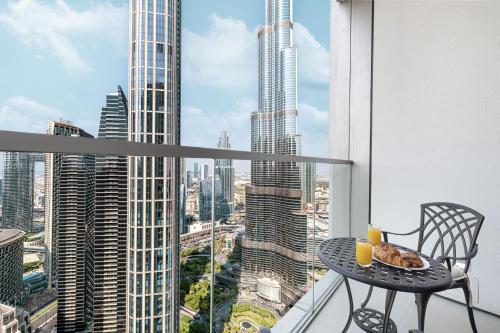 GRANDE SIGNATURE RESIDENCES - Luxury 2BR with Full Burj Khalifa Views, Dubaj (zdjęcie 2)
