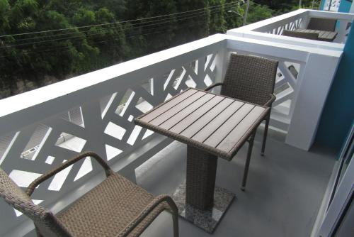 Terraza/balcón, 202 Batts Rock Beach Condos in Saint James