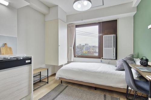 CraftFlat Komagome 502, a compact studio at excellent location