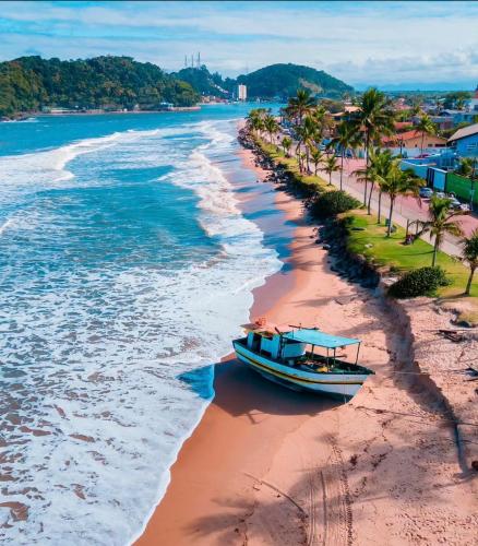 Casa a 400m do Mar - O endereço correto é o Rua Rubens Marcus Rocha 541 Jd Jamaica Itanhaem (Casa a 400m do Mar - O endereco correto e o Rua Rubens Marcus Rocha 541 Jd Jamaica Itanhaem) in ลูอิซามิริง