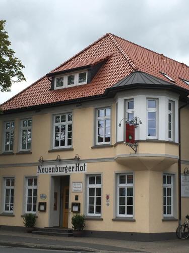 . Hotel Neuenburger Hof