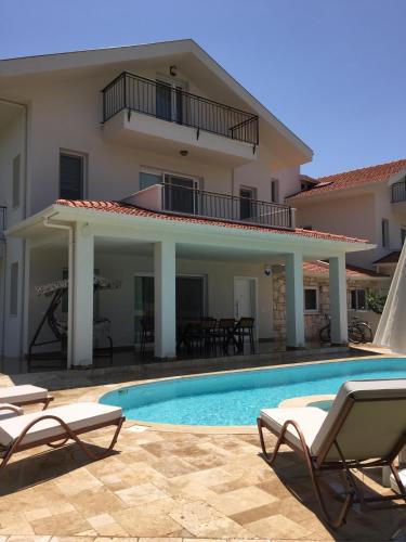  Crescent Twins -White Villa in Dalyan
