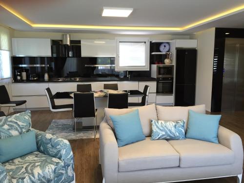 Crescent Twins -White Villa in Dalyan