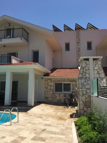 Crescent Twins -White Villa in Dalyan