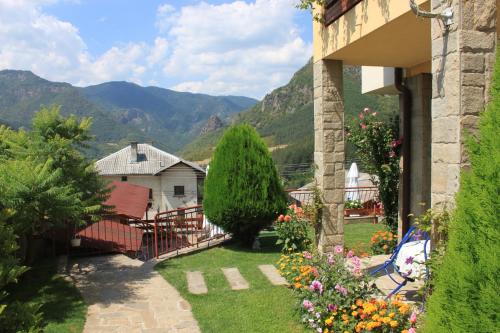 Kris Guest House - image 3
