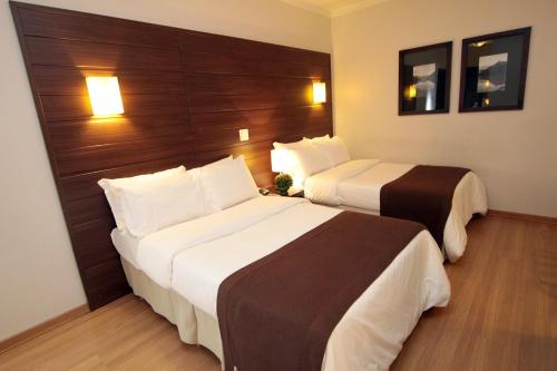 Standard Double Room with Two Double Beds image 4