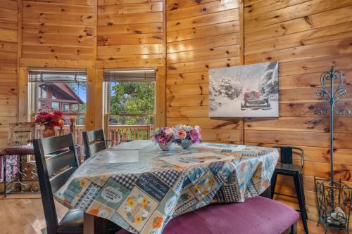 Heavenly View Cabin - image 11