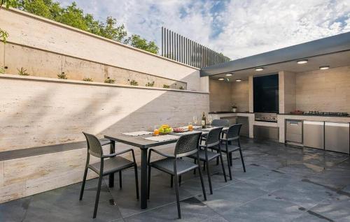 Villa Anne by Villas Guide - image 5