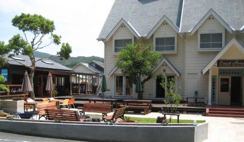 Ernest House – Shimoda, KY