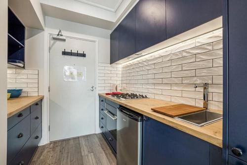 Studio Apartment near CBD, RMIT & Uni of Melbourne in Carlton