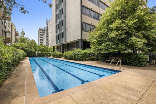 Studio Apartment near CBD, RMIT & Uni of Melbourne in Carlton